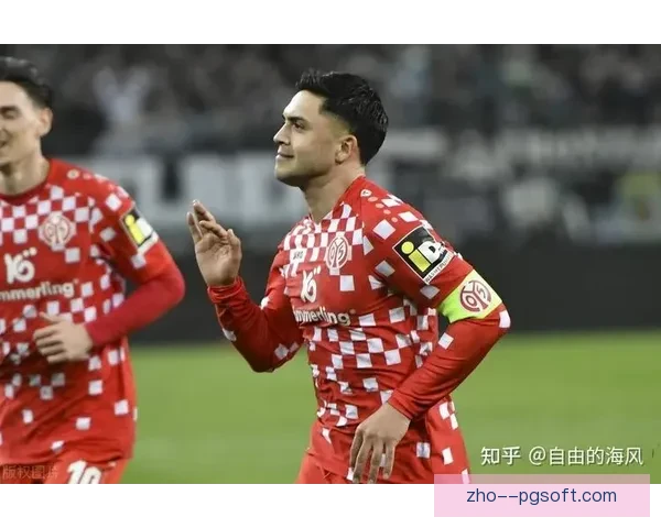 美因茨补时绝杀力克对手三分到手成功摆脱降级困境